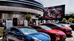 Lange Schlangen und fehlerhafte Roboter: Was Kunden vom Tesla Diner halten