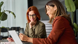 Warum deine Hilfsbereitschaft manchmal mehr schadet als nutzt – und wie du es besser machst