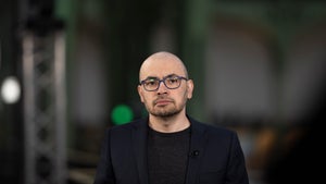 Demis Hassabis über AGI: Warum der Deepmind-CEO KI lieber länger im Labor behalten hätte Demis Hassabis über AGI: Warum der Deepmind-CEO KI lieber länger im Labor behalten hätte