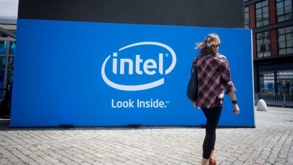 Aktie stürzt ab: Warum Intel unter dem KI-Boom leidet, von dem es eigentlich profitieren wollte