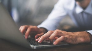 Universum auf dem Schreibtisch: KI-Emulator holt kosmische Simulationen vom Supercomputer auf den Laptop