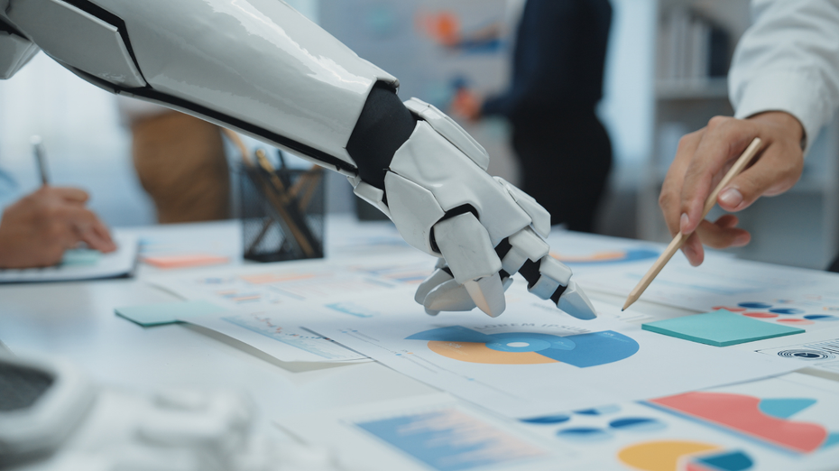 Artificial Intelligence versus Augmented Intelligence: Which approach is ...