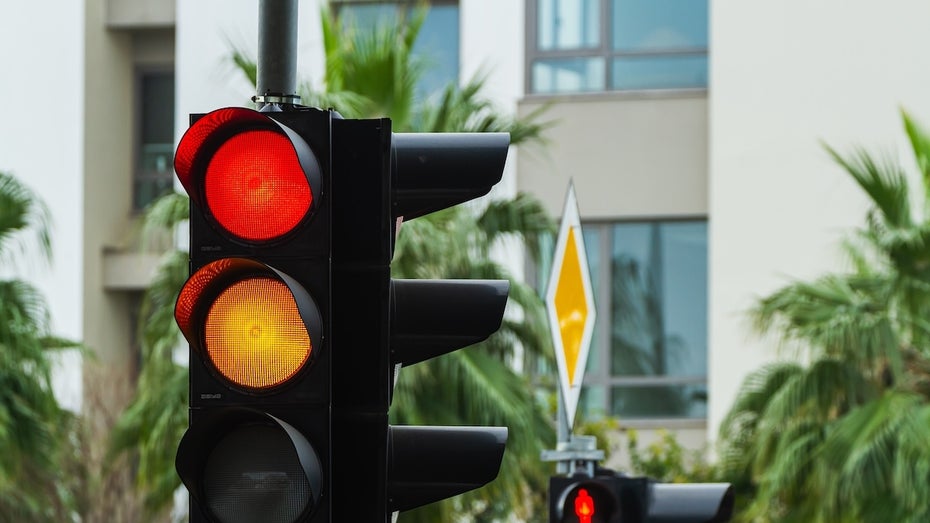 Forscher wollen eine vierte Ampelfarbe, um ein Verkehrsproblem der Zukunft zu lösen