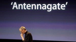 „Vermeide einfach, es so zu halten”: Als Steve Jobs Nutzern erklärte, wie man ein iPhone benutzt