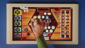 Eine Brettspielkonsole für 500 Dollar: Wie sich das Board gegen echte Gaming-Hardware behaupten will Eine Brettspielkonsole für 500 Dollar: Wie sich das Board gegen echte Gaming-Hardware behaupten will