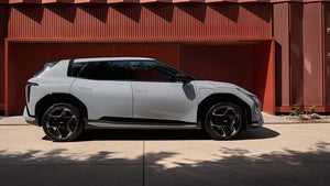 Duftbaum mit Benzinnote: Warum Kia seinen neuen Elektrowagen mit Kraftstoff-Geruch bewirbt