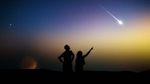 Spektakuläre Weltraumaufnahme: Meteor crasht Fotoshooting eines Kometen