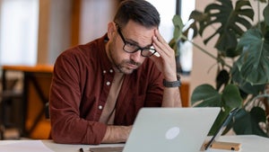 Technik-Frust beim Onboarding: Wie Arbeitgeber ihr Ansehen verspielen – und wie es richtig geht