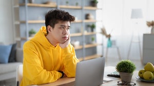 Studie mit 2.000 Jugendlichen: Sorgen um KI-Einfluss auf Berufschancen wachsen deutlich Studie mit 2.000 Jugendlichen: Sorgen um KI-Einfluss auf Berufschancen wachsen deutlich