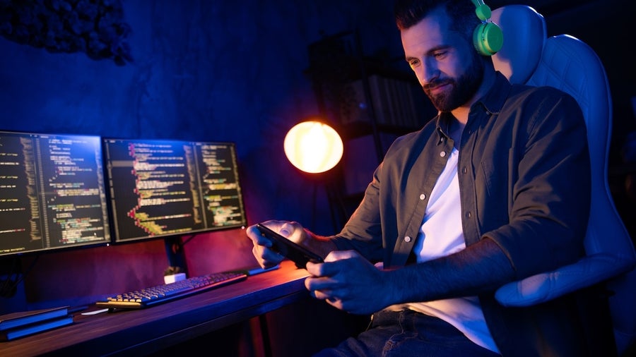 Vibe-Coding trifft Brainrot: Dieses Tool soll dir die Wartezeit mit Tiktok, Tinder und Glücksspiel vertreiben Vibe-Coding trifft Brainrot: Dieses Tool soll dir die Wartezeit mit Tiktok, Tinder und Glücksspiel vertreiben