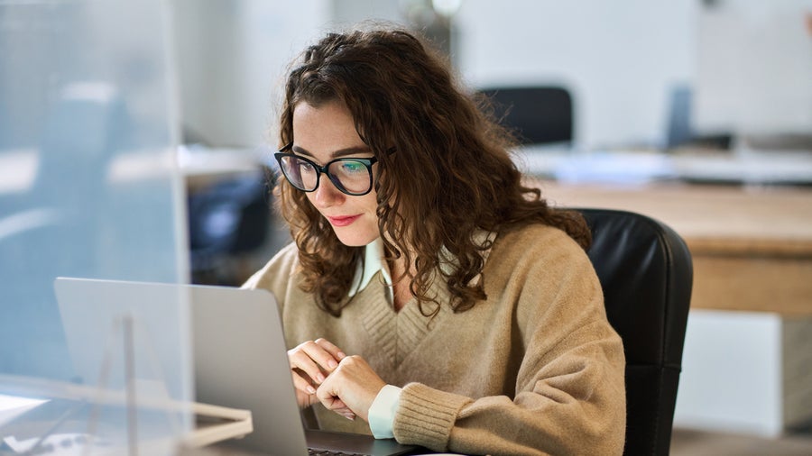 KI im Marketing: Wie kann ein CRM Zeit sparen und bessere Ergebnisse liefern?