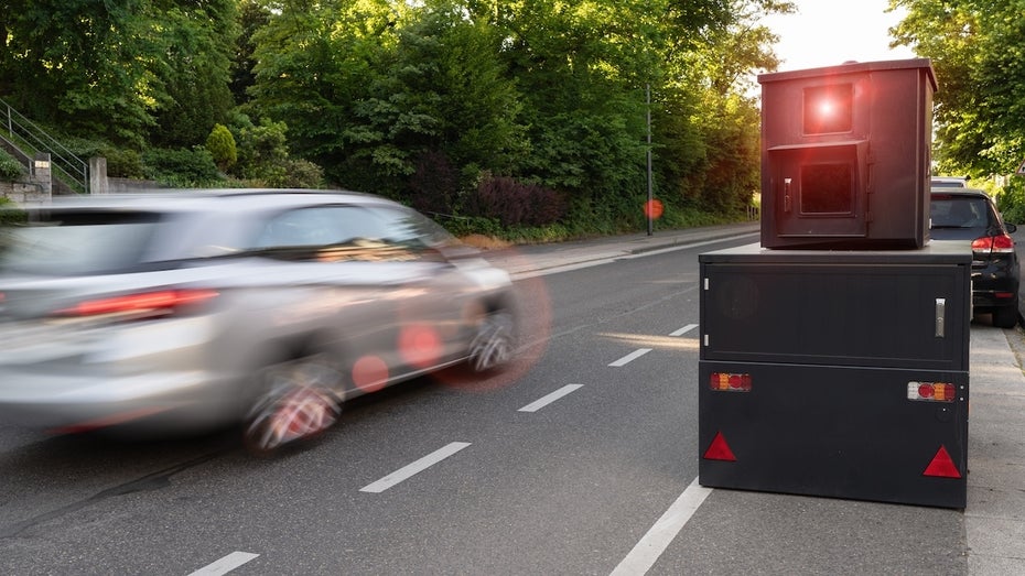 Stricter traffic laws demanded: Will speed camera apps be banned?