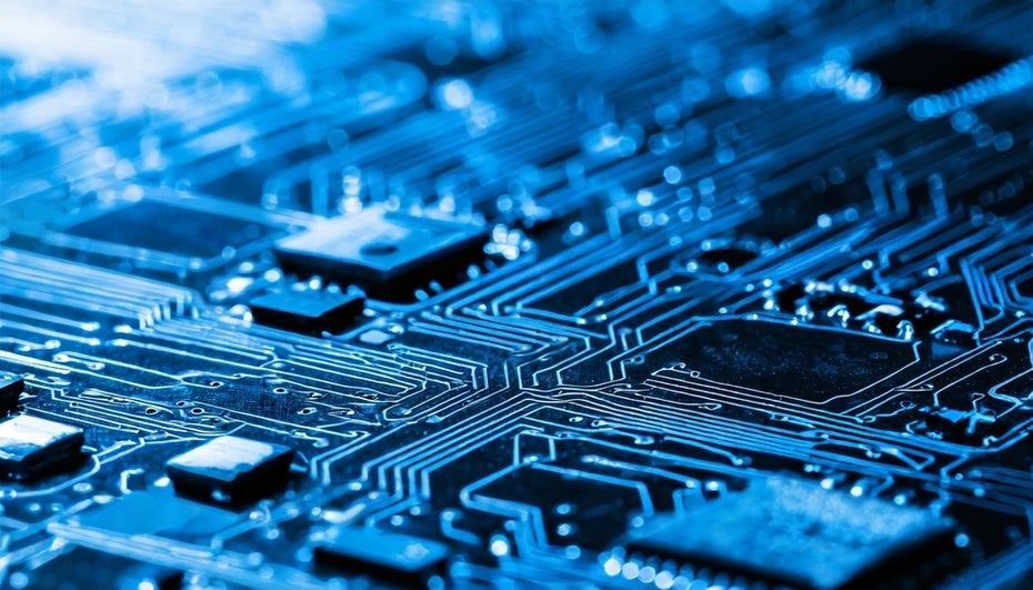 AI hype hits Apple: Why the iPhone manufacturer now has to fight for its ...