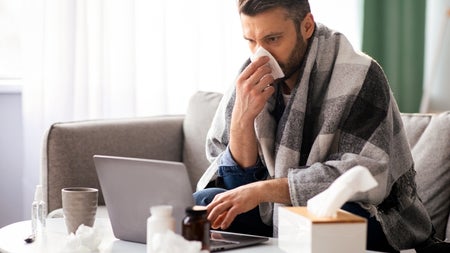 Googles AI Overviews beziehen sich bei Medizinfragen meistens auf Youtube