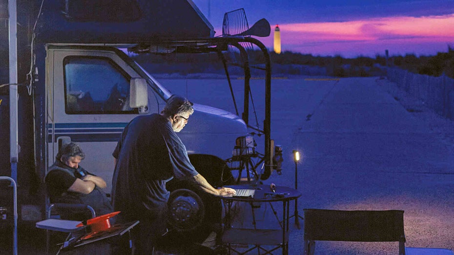 Vergesst Ufos: Wie zwei Brüder rätselhaften Drohnen auf die Schliche kommen