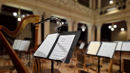 VR-Experiment zeigt: So wirken sich Farben auf unsere Musikwahrnehmung aus