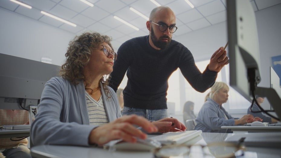 Bild: Weiterbildung als Jobsicherheit: Warum viele Berufstätige wieder die Schulbank drücken wollen