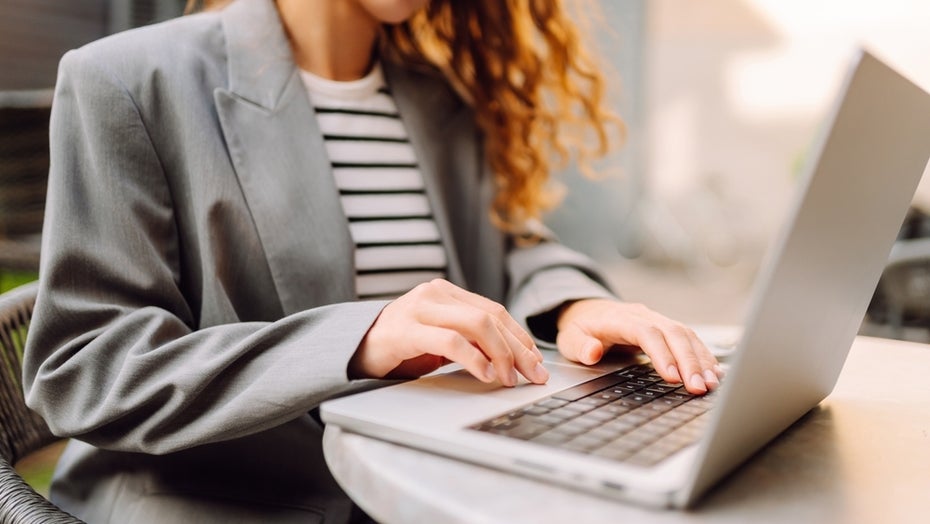 Bild: Neue Studie: Warum Remote Work mehr Einstiegsjobs verdrängt als KI
