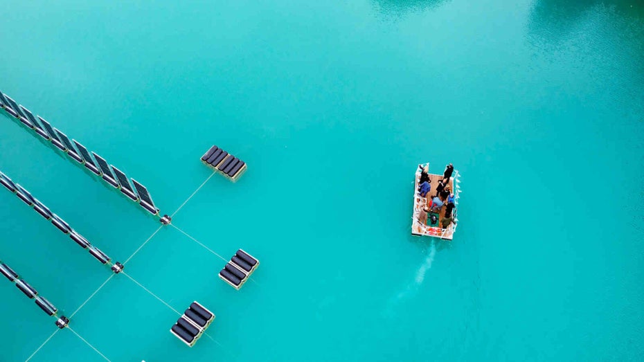 Schwimmende Photovoltaik: Warum Solaranlagen aufs Wasser ziehen