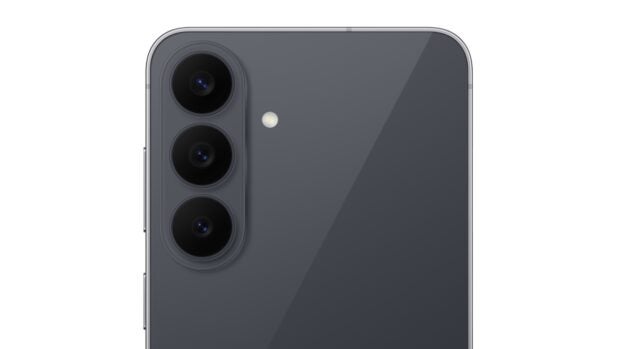 Die Kamera des Galaxy S26 FE in der Nahaufnahme.