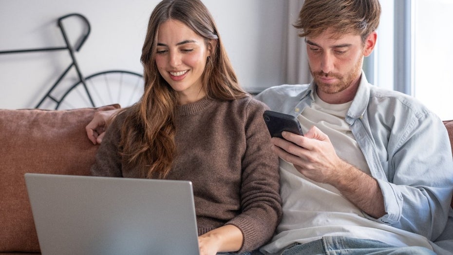 The Risks of AI Account Sharing: Why You Shouldn't Share ChatGPT, Gemini, or Claude Logins