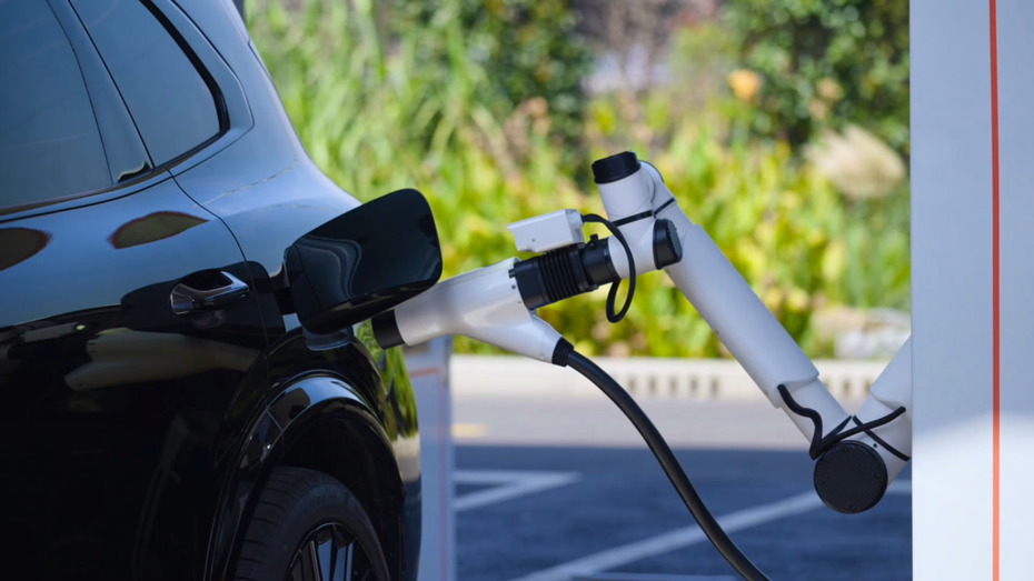 KI-gesteuertes Hochgeschwindigkeitsladen: Geely bringt 2.250-Kilowatt-Station auf den Markt