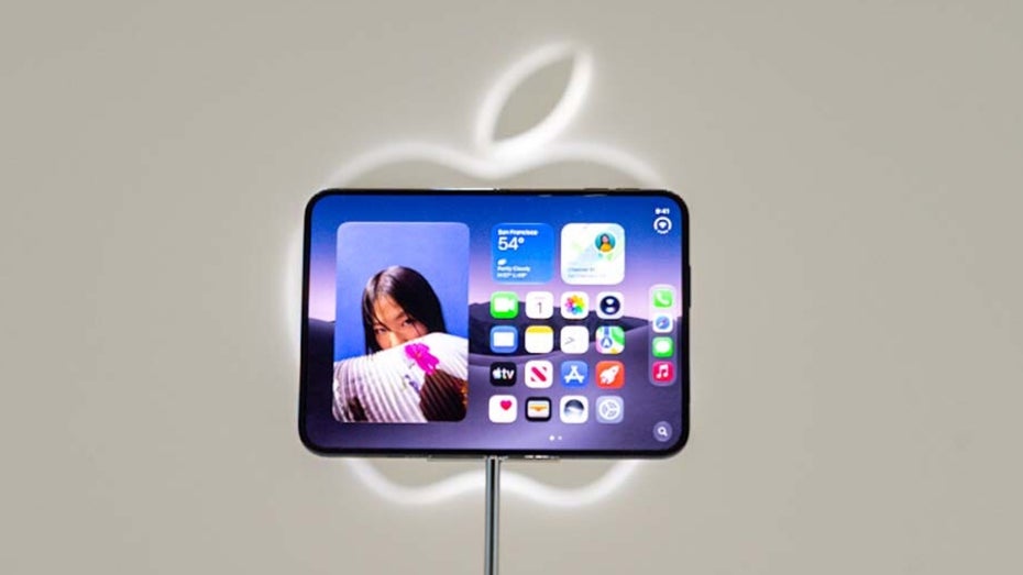 Buying the iPhone Duo without pre-ordering? What you need to know ...