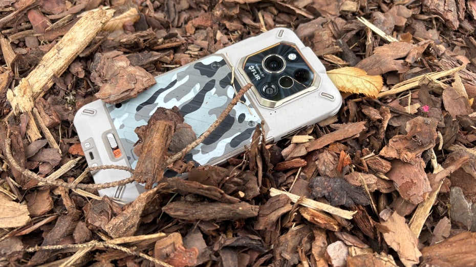 Bild: Outdoor-Smartphones im Vergleich: Robust, schwer – und manchmal sehr merkwürdig