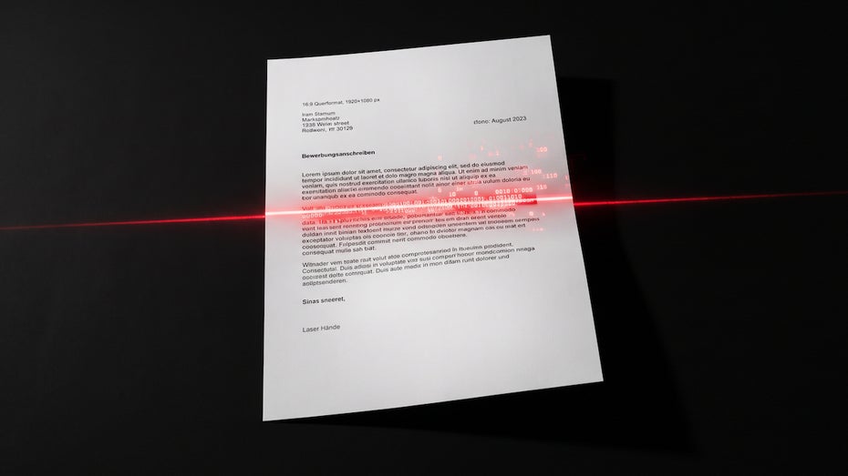 Welche deutschen Unternehmen Bewerber transparent über den KI-Einsatz informieren – und welche nicht