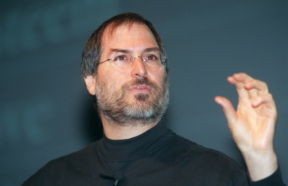 Steve Jobs stellt am 17.9.1998 auf Apple Expo in Paris den iMac von Apple vor.