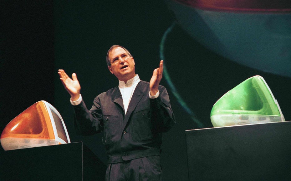 Apple-Interimschef und Mitbegründer Steve Jobs stellt am 5. Oktober 1999 die neue Generation der iMacs vor